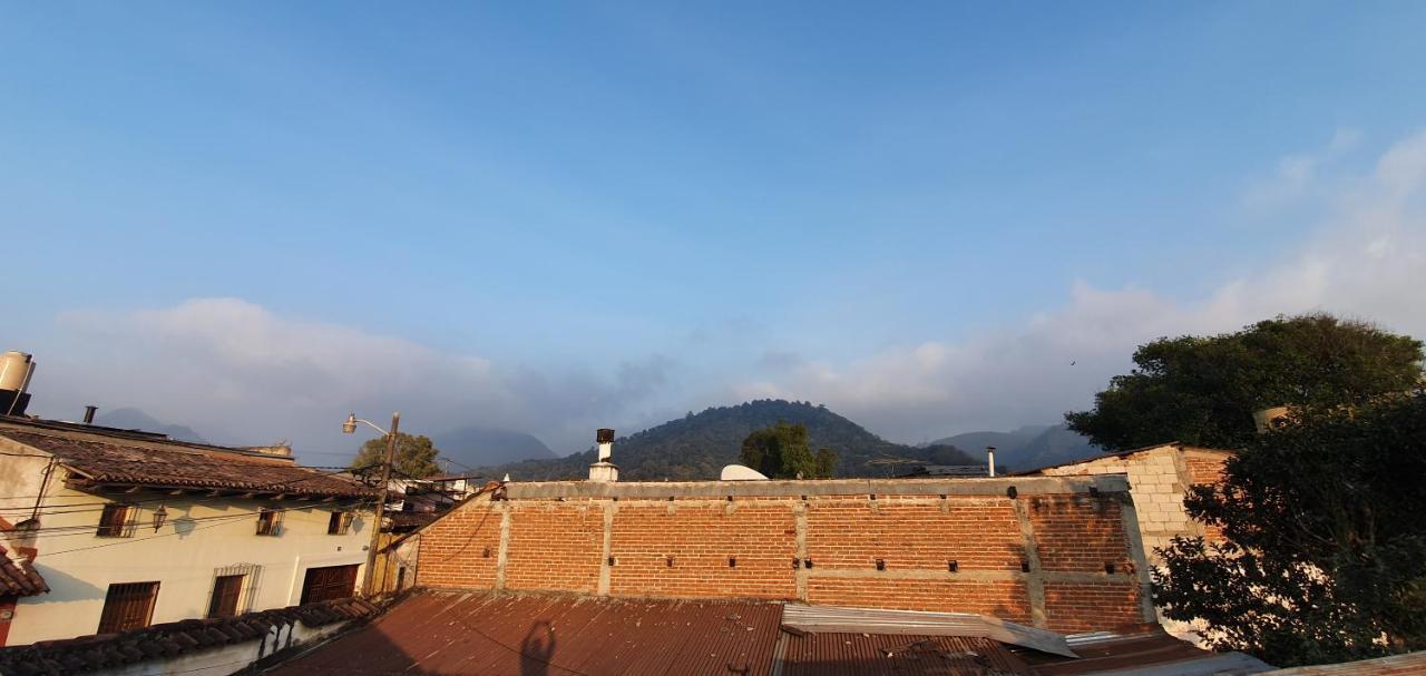 Parrot House Bed & Breakfast Antigua Ngoại thất bức ảnh
