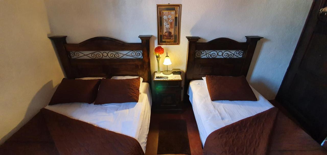 Parrot House Bed & Breakfast Antigua Ngoại thất bức ảnh