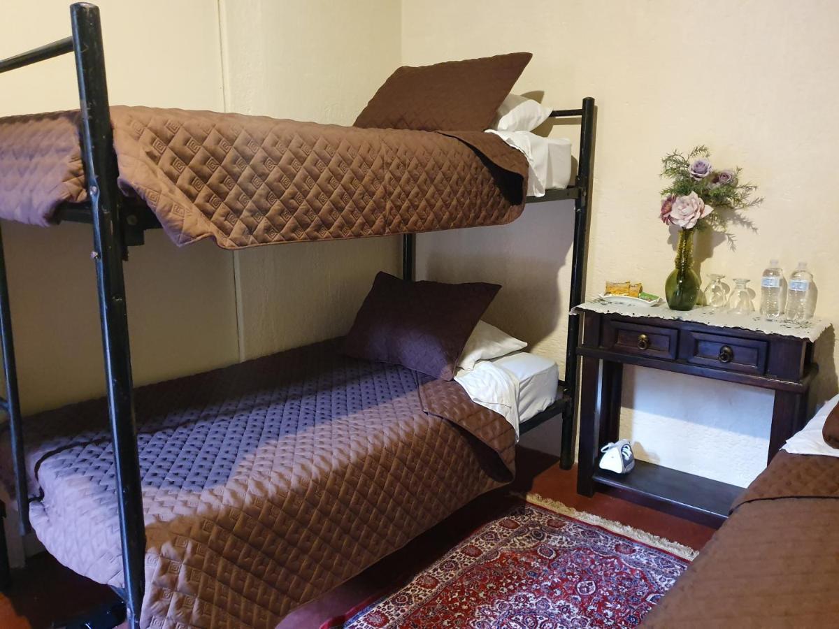 Parrot House Bed & Breakfast Antigua Ngoại thất bức ảnh