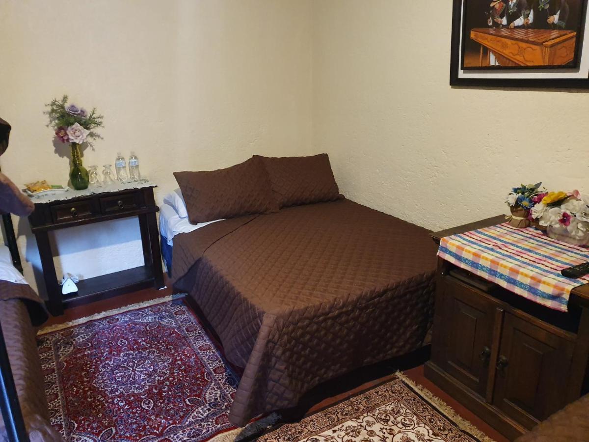 Parrot House Bed & Breakfast Antigua Ngoại thất bức ảnh